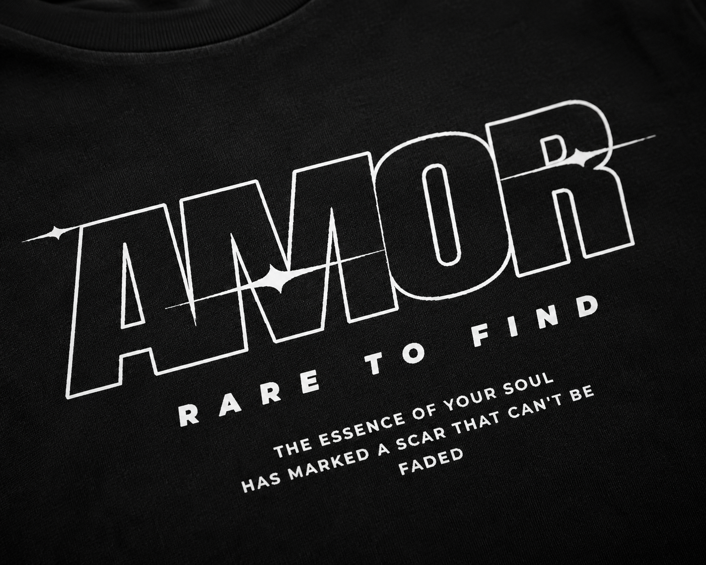 AMOR MUSCLE FIT TEE